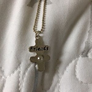 (Friends) puzzle necklace